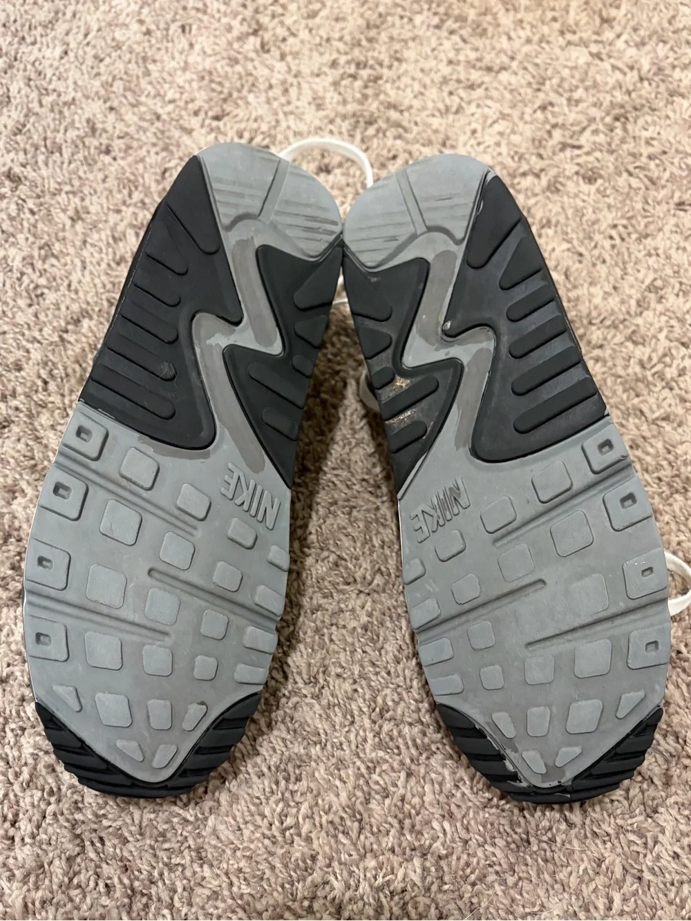 Men’s size 8 Nike air maxes